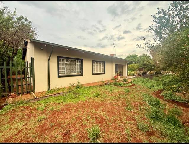 3 BEDROOM HOUSE FOR SALE IN VANDERBIJLPARK CW 2